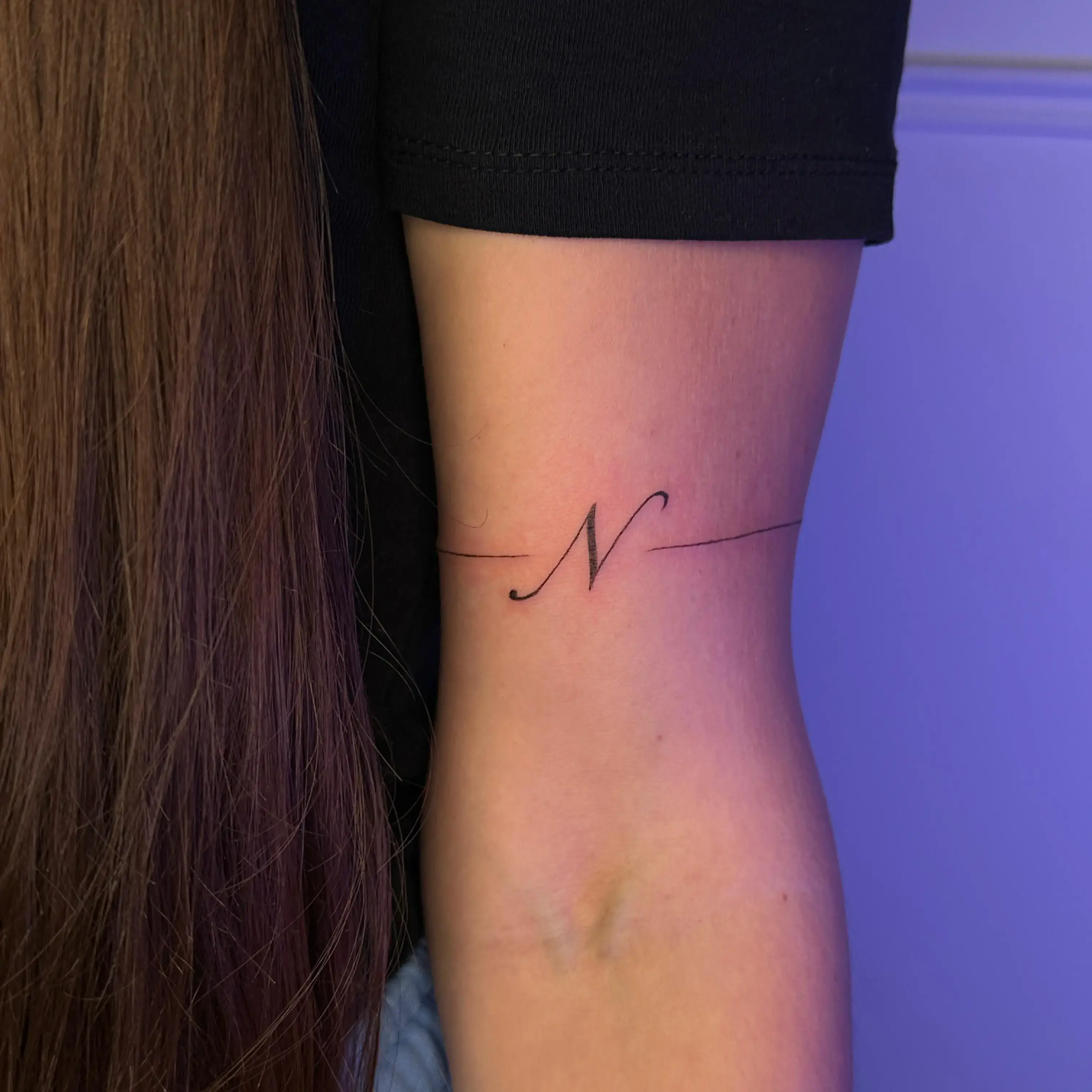 Carbonové laserové čistenie pleti u klientky v kozmetickom salóne